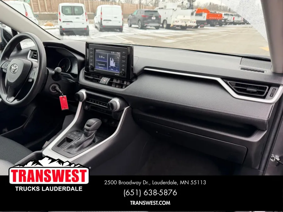 2021 Toyota RAV4 LE | Photo 21 of 23