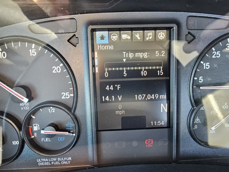 2025 Western Star 47X | Photo 15 of 16