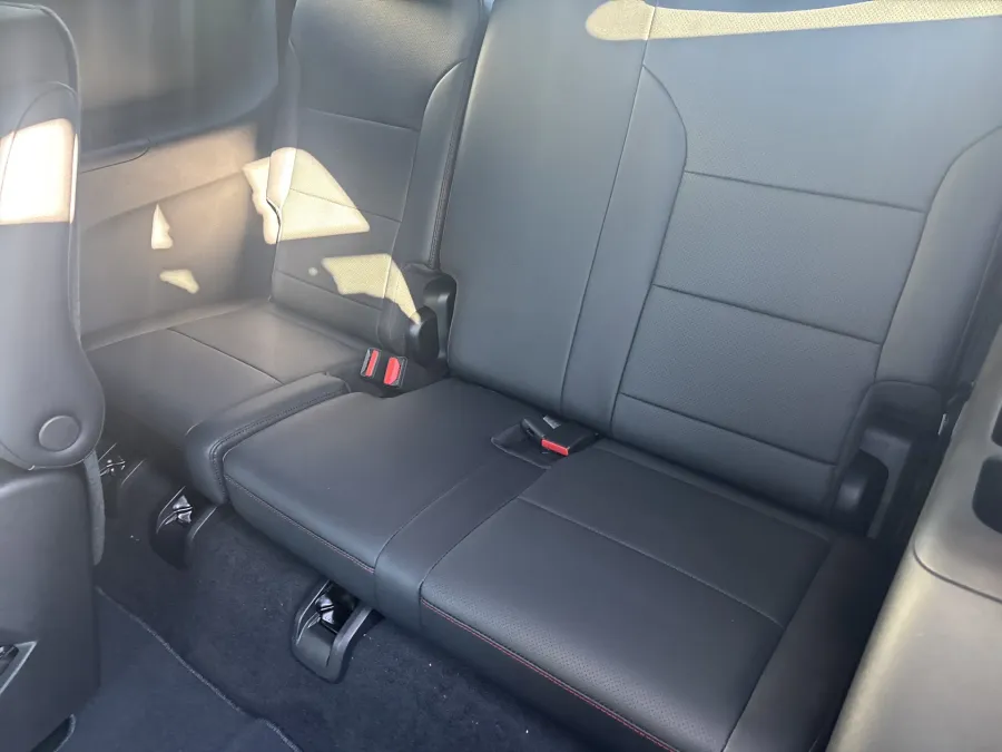 2026 Chevrolet Traverse AWD Z71 | Photo 10 of 26