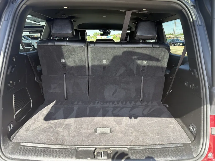 2024 Jeep Wagoneer Series II | Photo 8 of 22