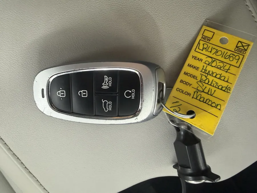 2024 Hyundai Palisade Limited | Photo 25 of 26