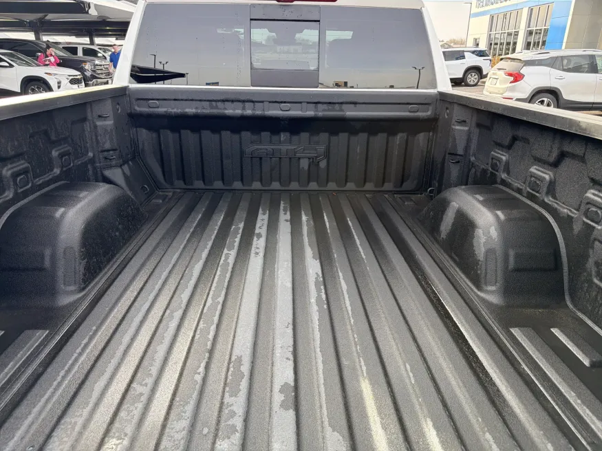 2023 GMC Sierra 1500 AT4 | Photo 8 of 22