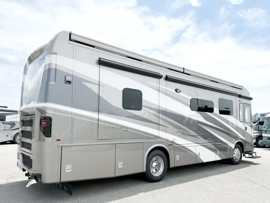 2026 Newmar Ventana 3512 | Photo 16 of 26