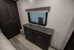 2022 Coachmen Brookstone 398MBL | Thumbnail Photo 25 of 27