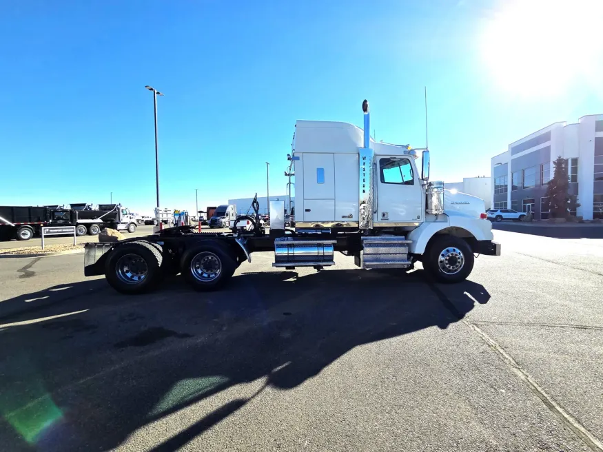 2021 Western Star 4900SA | Photo 4 of 20