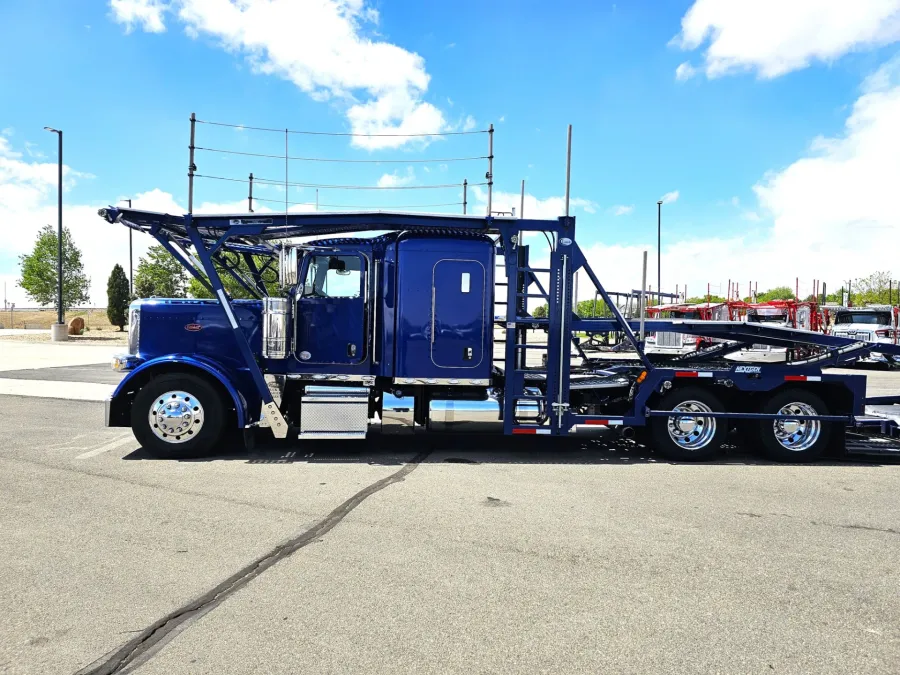 2024 Peterbilt 389 | Photo 13 of 32