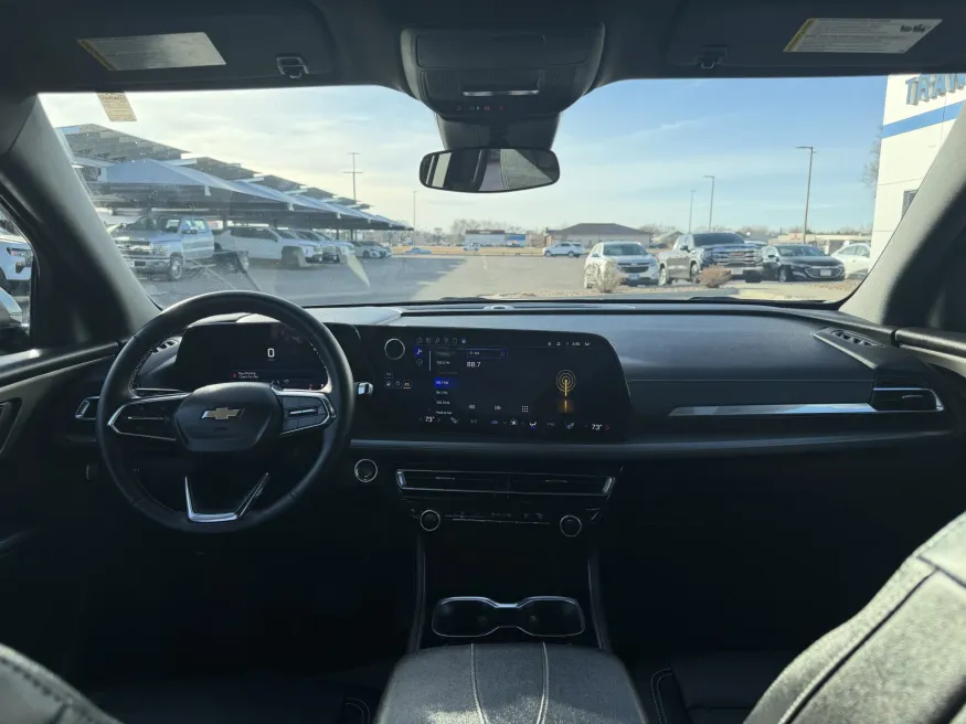 2025 Chevrolet Traverse AWD LT | Photo 14 of 22