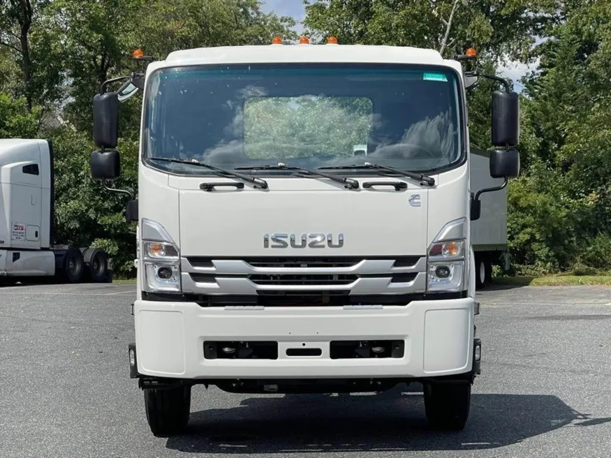 2025 Isuzu FTR | Photo 5 of 11