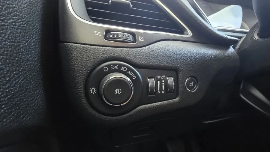 2022 Jeep Cherokee | Photo 13 of 29