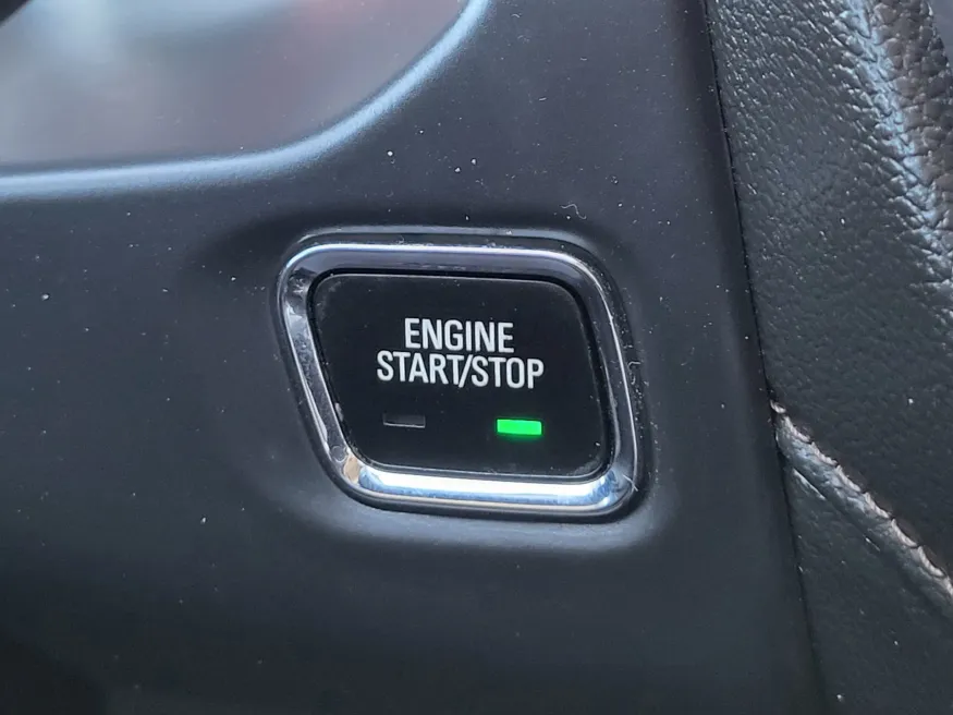 2023 GMC Acadia AT4 | Photo 18 of 27