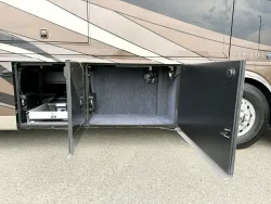 2018 Newmar King Aire 4553 | Thumbnail Photo 25 of 33