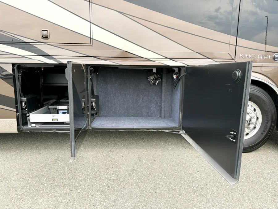 2018 Newmar King Aire 4553 | Photo 25 of 33