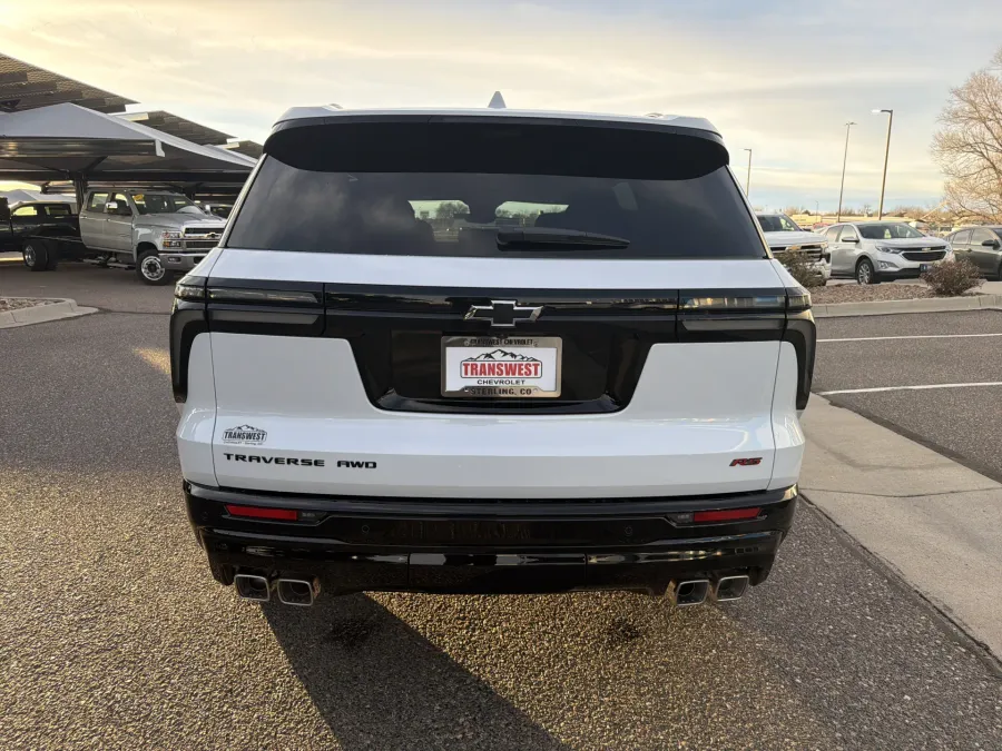 2026 Chevrolet Traverse AWD RS | Photo 3 of 4