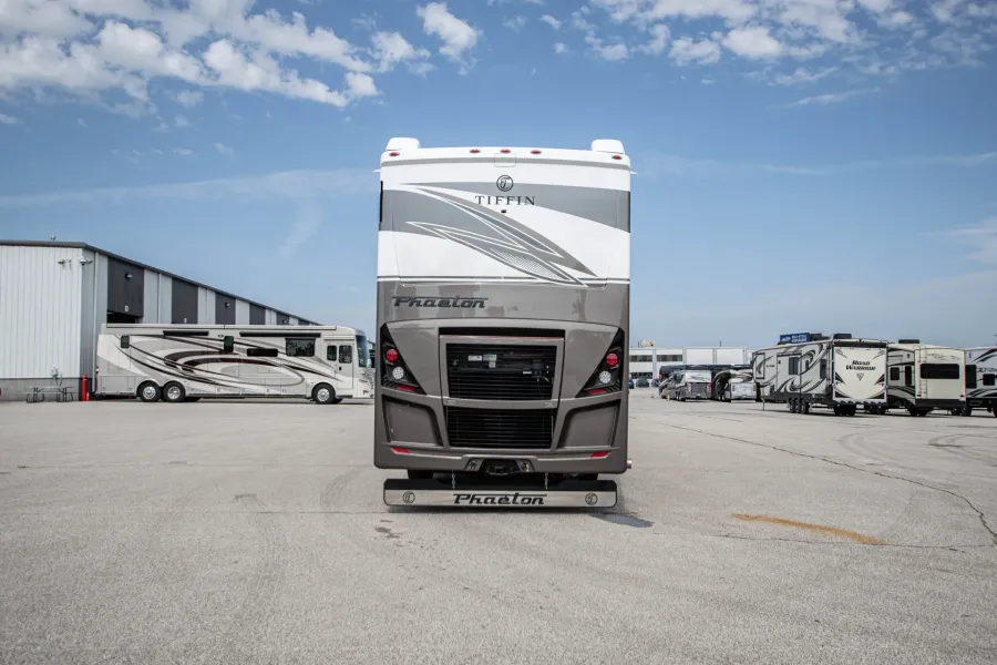 2026 Tiffin Phaeton 44OH | Photo 6 of 31