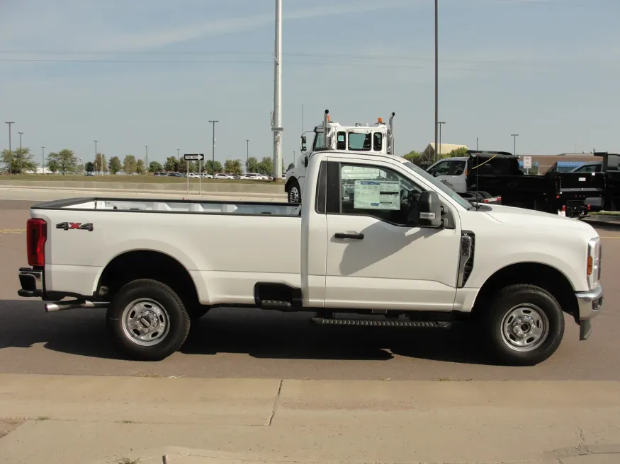 2026 Ford F250 | Photo 4 of 13