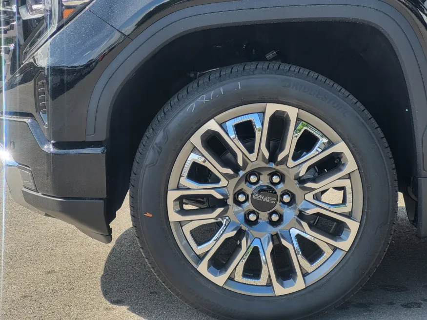 2026 GMC Sierra 1500 Denali Ultimate | Photo 8 of 26