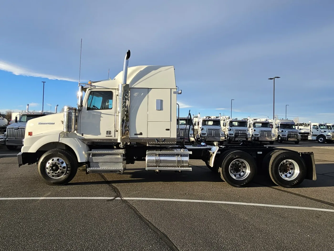 2021 Western Star 4900SA | Photo 4 of 20