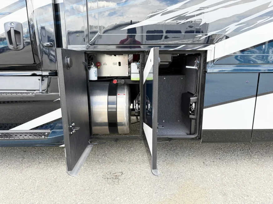 2026 Newmar Summit Aire 4505 | Photo 33 of 32