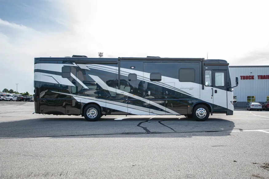 2026 Newmar Northern Star 3709 | Photo 4 of 27