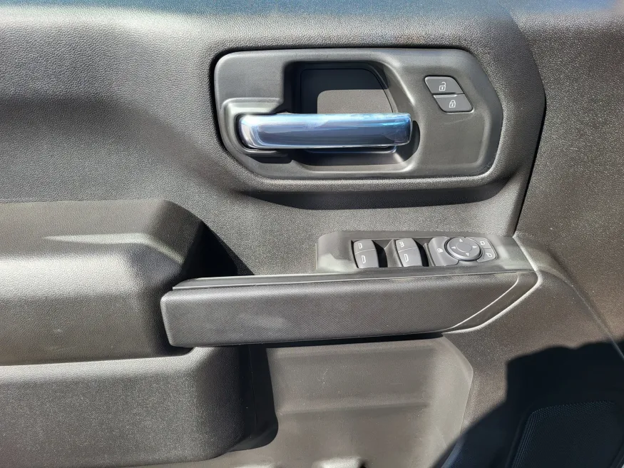 2026 GMC Sierra 2500HD Pro | Photo 18 of 24