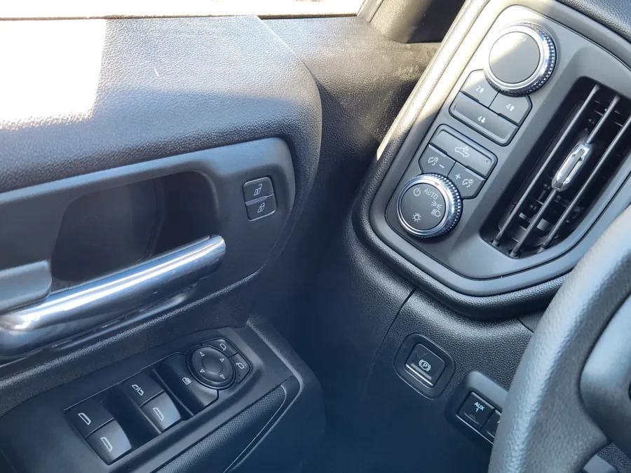 2026 GMC Sierra 2500HD Pro | Photo 14 of 21