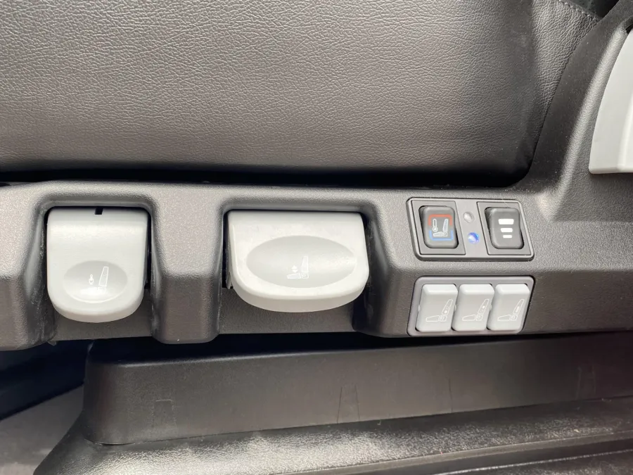 2025 Freightliner Cascadia | Photo 15 of 18