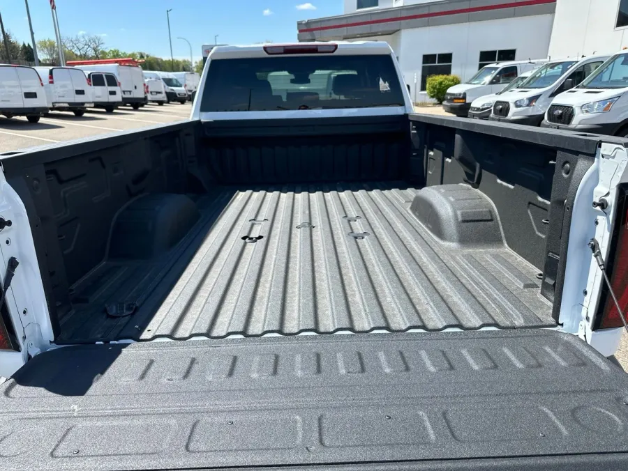 2025 GMC Sierra 3500HD Pro | Photo 12 of 16