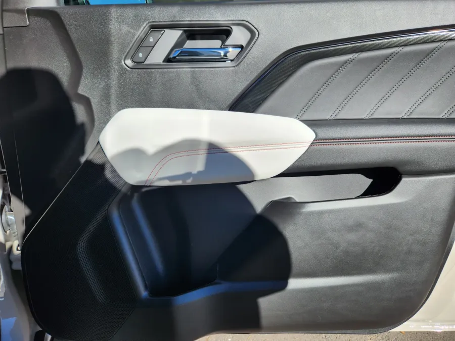 2026 GMC Canyon 4WD AT4X | Photo 15 of 29