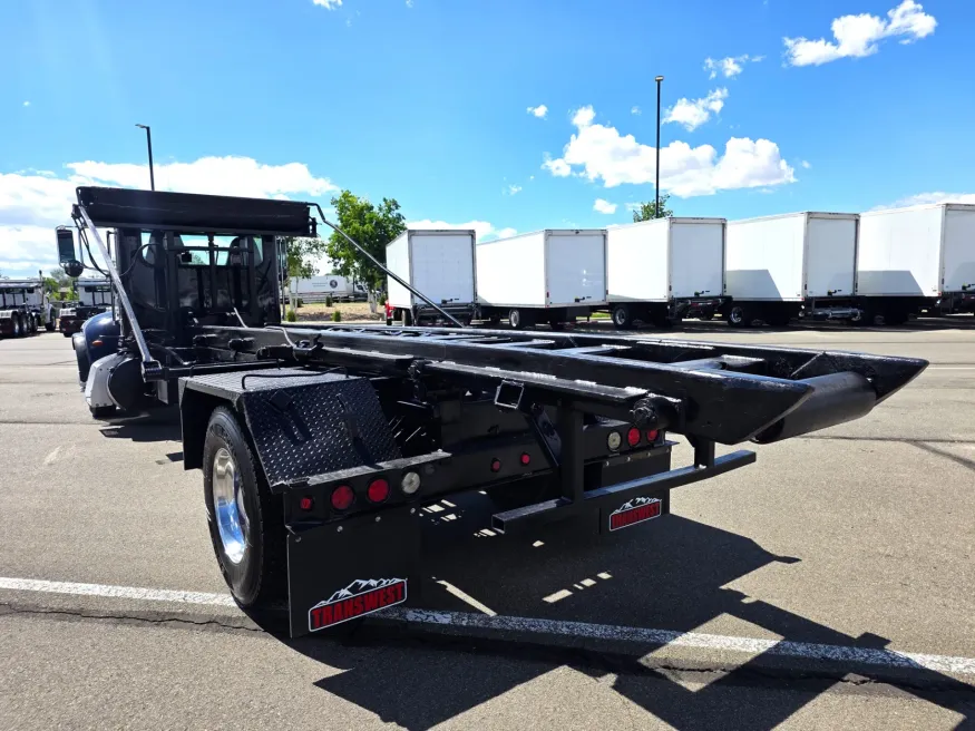 2022 Peterbilt 337 | Photo 7 of 23