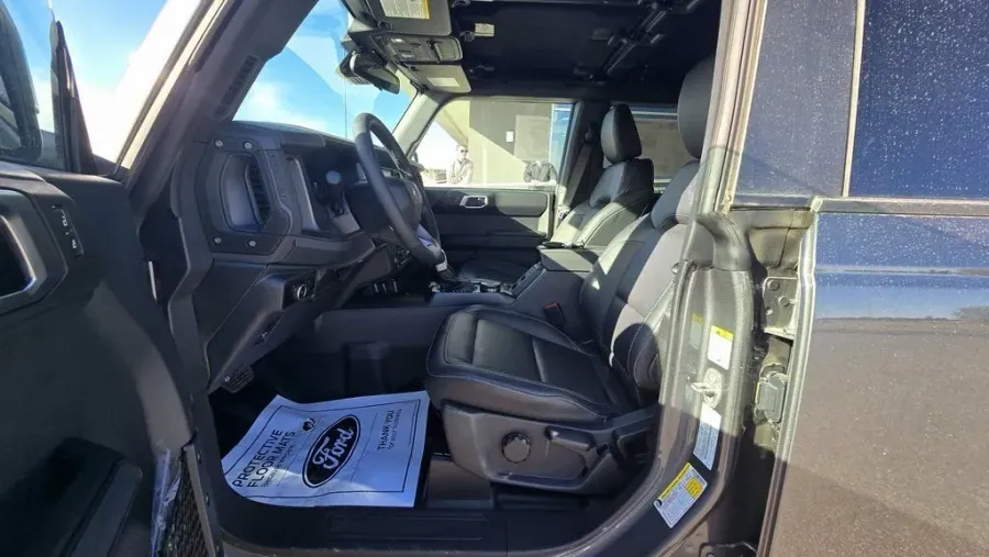 2025 Ford Bronco | Photo 12 of 25