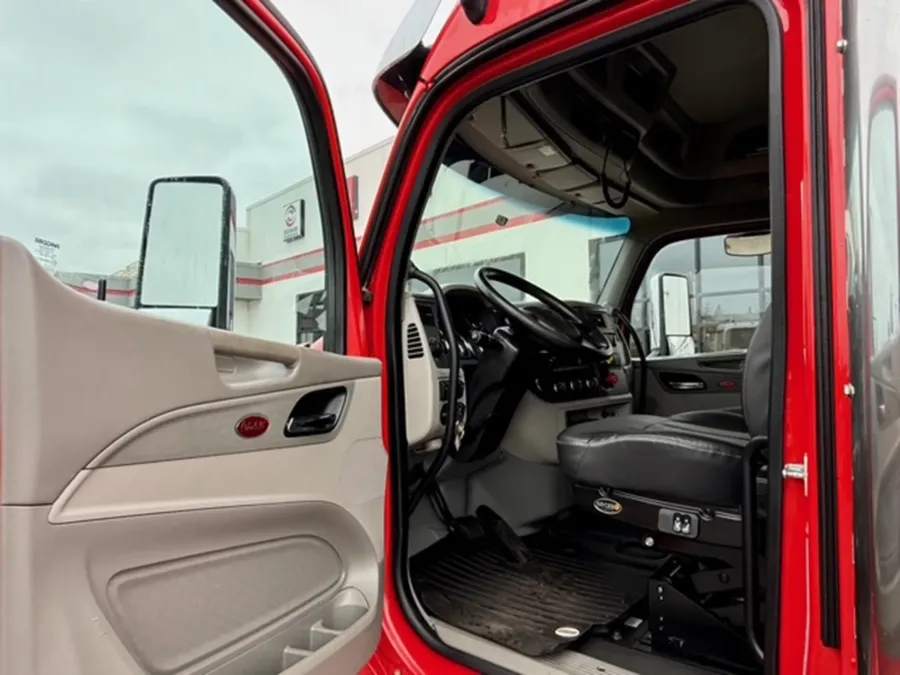 2022 Peterbilt 567 | Photo 10 of 18