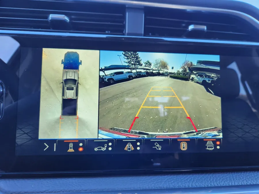 2026 GMC Sierra 2500HD Denali | Photo 28 of 31