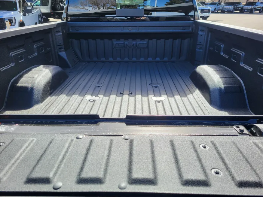 2026 GMC Sierra 2500HD AT4X | Photo 32 of 33