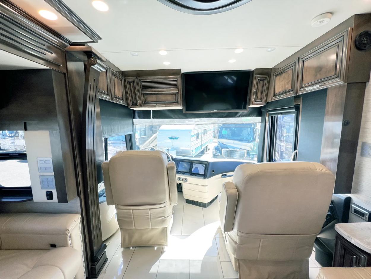 2019 Newmar London Aire 4543 | Photo 5 of 34
