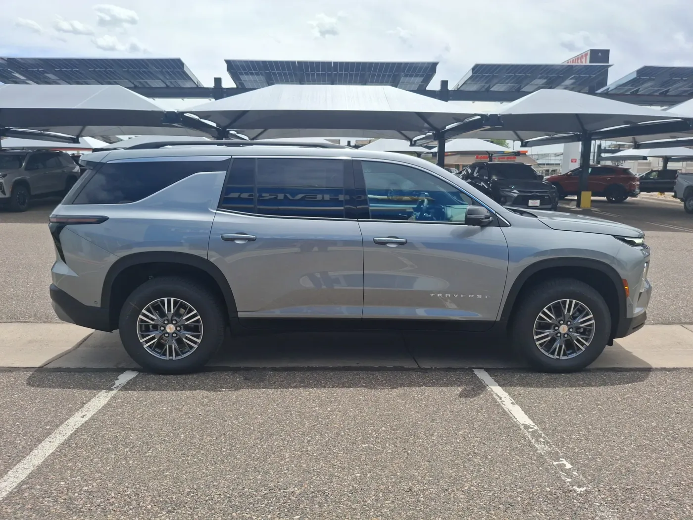 2026 Chevrolet Traverse AWD LT | Photo 5 of 22