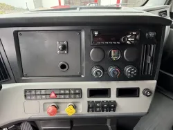 2019 Freightliner Cascadia | Thumbnail Photo 11 of 20