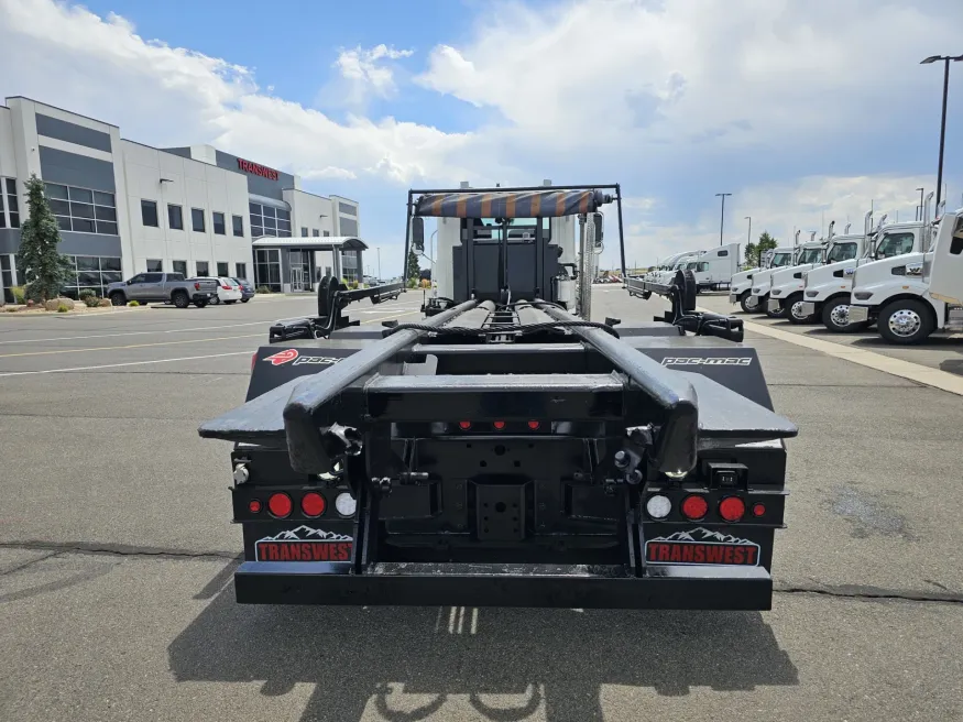 2024 Mack GU813 | Photo 7 of 17