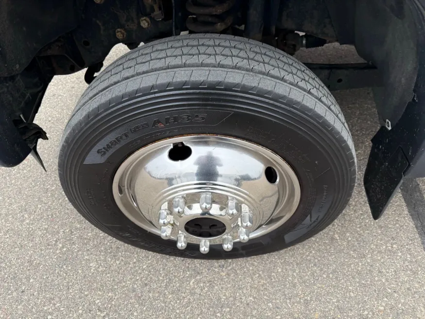 2016 Ford Super Duty F-550 XL | Photo 14 of 20