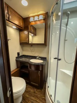 2018 Renegade Verona 40VBH | Thumbnail Photo 18 of 26