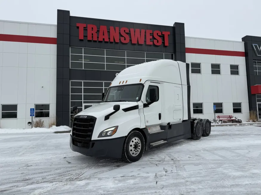 2024 Freightliner Cascadia | Photo 1 of 9