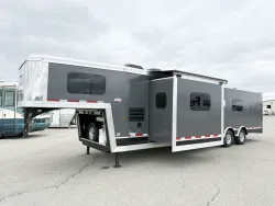 2022 Logan Coach Ultimate Sports Hauler | Thumbnail Photo 24 of 25