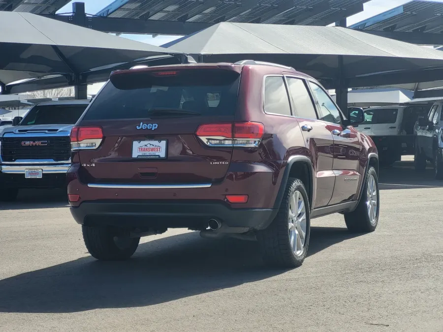 2017 Jeep Grand Cherokee Limited | Photo 6 of 32