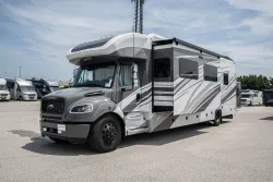 2026 Renegade Verona LE 40LTS | Thumbnail Photo 10 of 29