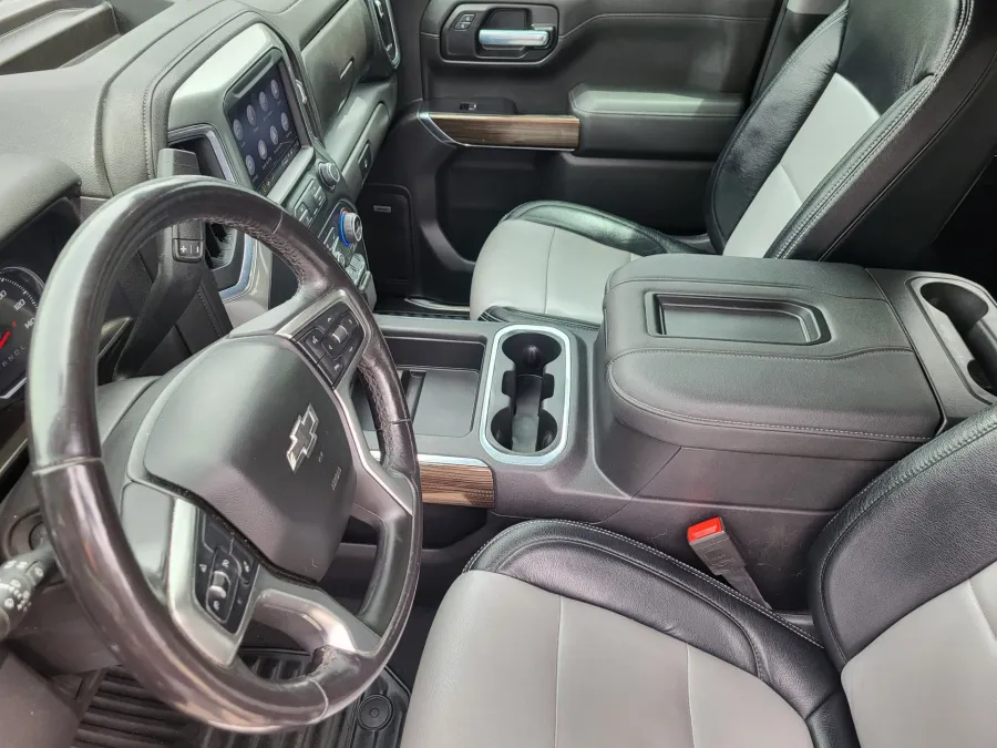 2021 Chevrolet Silverado 1500 RST | Photo 11 of 23