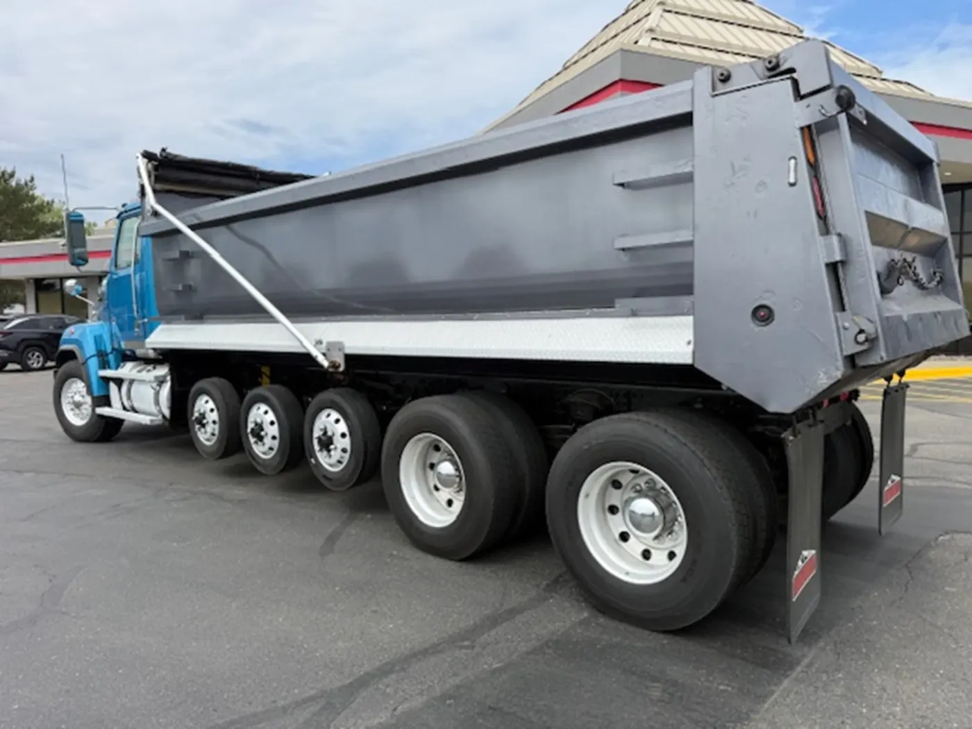 2019 Western Star 4700SF | Photo 4 of 14