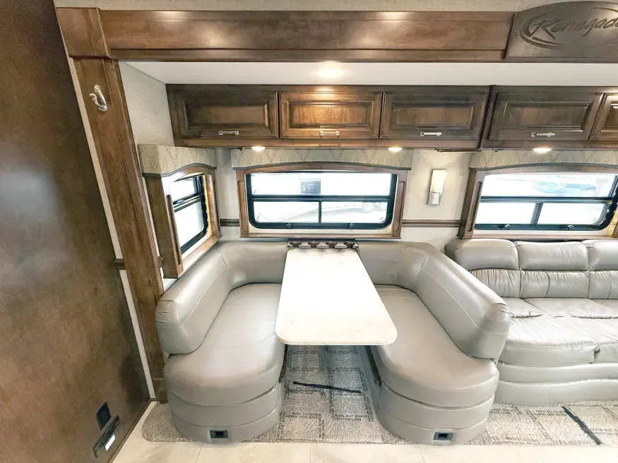 2018 Renegade Classic 3400AM | Photo 12 of 29