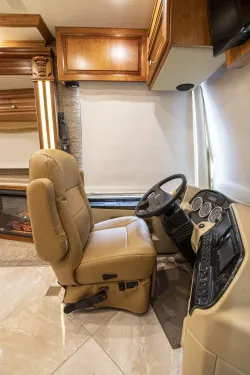 2015 Newmar Dutch Star 4018 | Thumbnail Photo 7 of 32