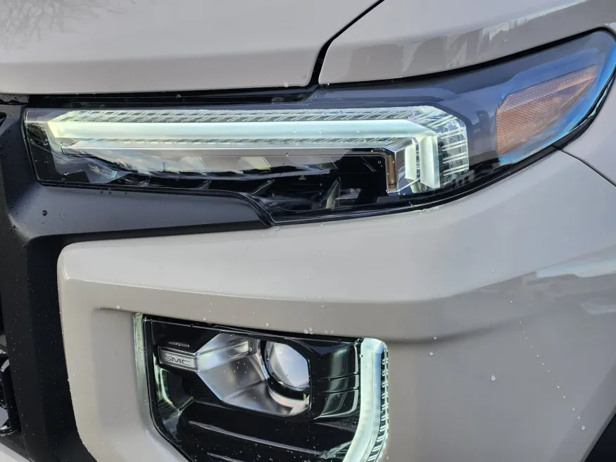 2026 GMC Canyon 4WD Elevation | Photo 6 of 22