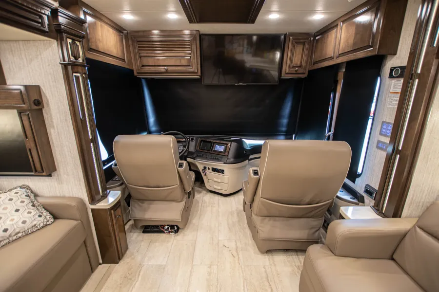 2019 Newmar Dutch Star 4369 | Photo 12 of 31