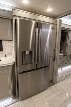 2026 Tiffin Phaeton 37BH | Thumbnail Photo 19 of 25